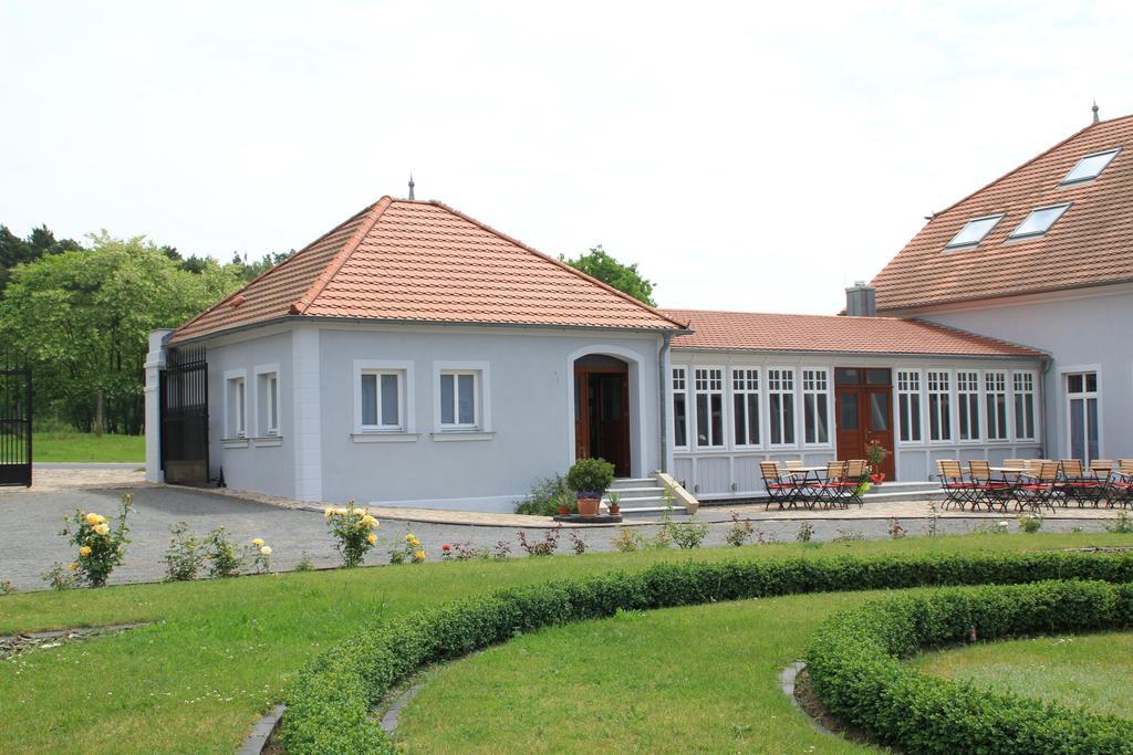 Gutshof Sagritz Hotell Golßen Exteriör bild